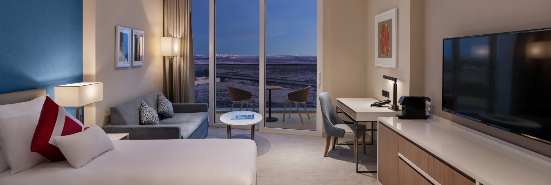 Deluxe Room - King-Twin 2.jpg