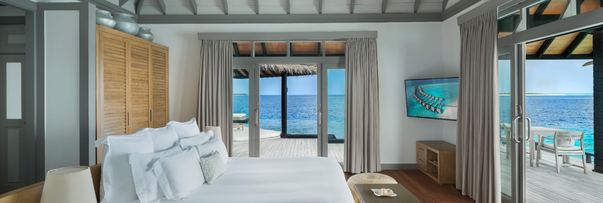 JA_Manafaru_Accomodation_Ocean Residence_Bedroom_2024.jpg
