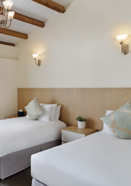 ja-hatta-fort-hotel-twin-bedroom