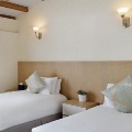 ja-hatta-fort-hotel-twin-bedroom