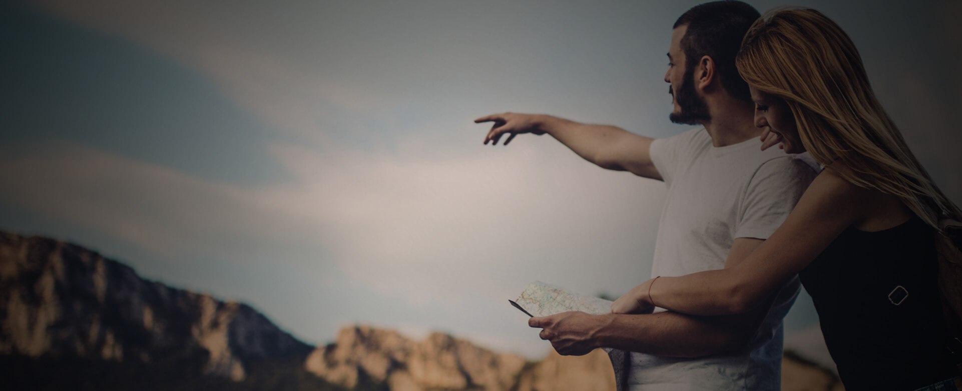 زوجانيمشيانلمسافاتطويلة