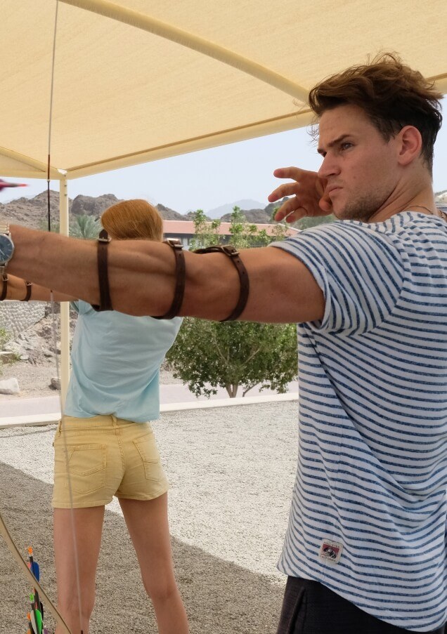 رجليصوببالقوس