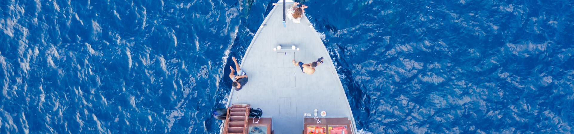 منظرجويلقاربفيالمياه