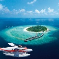 طائرةمائيةتحلقفيمنتجعجزرالمالديف