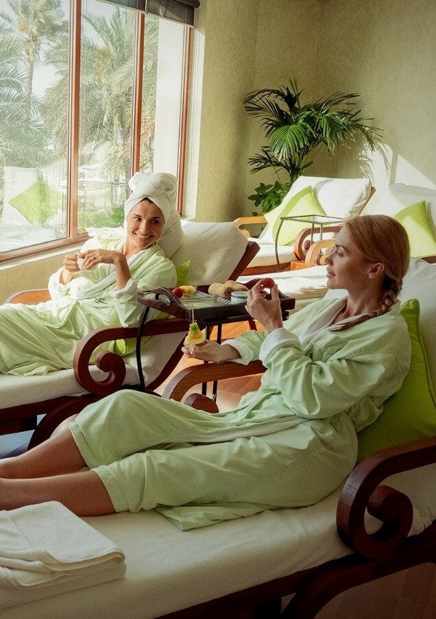 نساءيسترخينفيالسبا