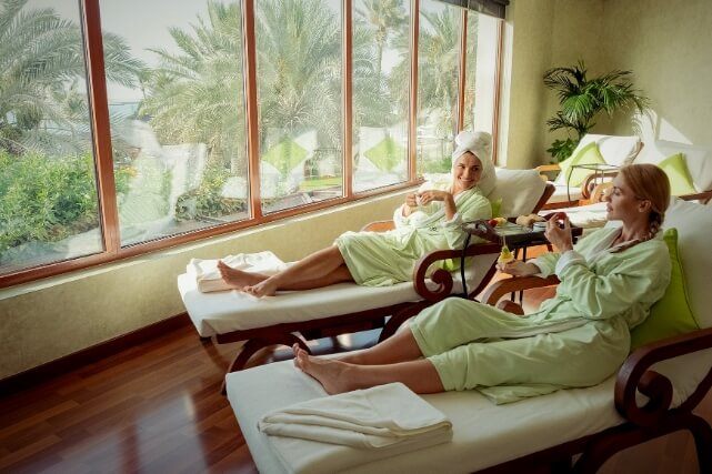 نساءيسترخينفيالسبا