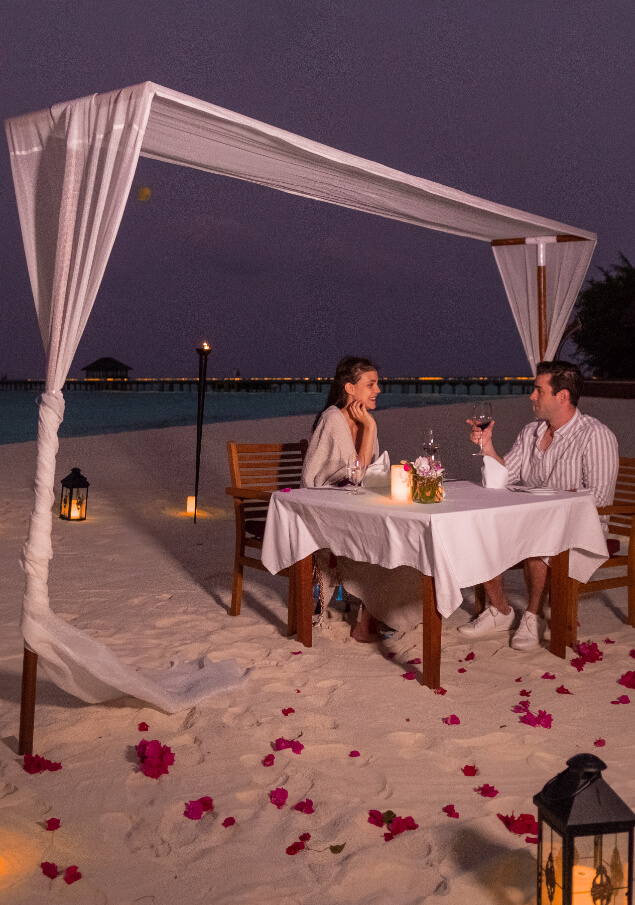 JAManafaru-RomanticBeachDinner2jpg