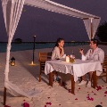 JAManafaru-RomanticBeachDinner2jpg