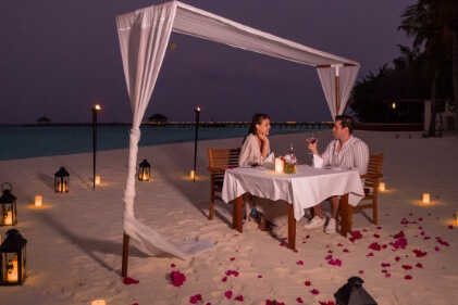 JAManafaru-RomanticBeachDinner2jpg
