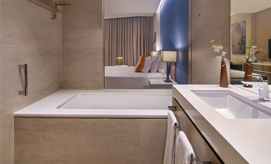 Deluxe Room - King-Twin 1.jpg