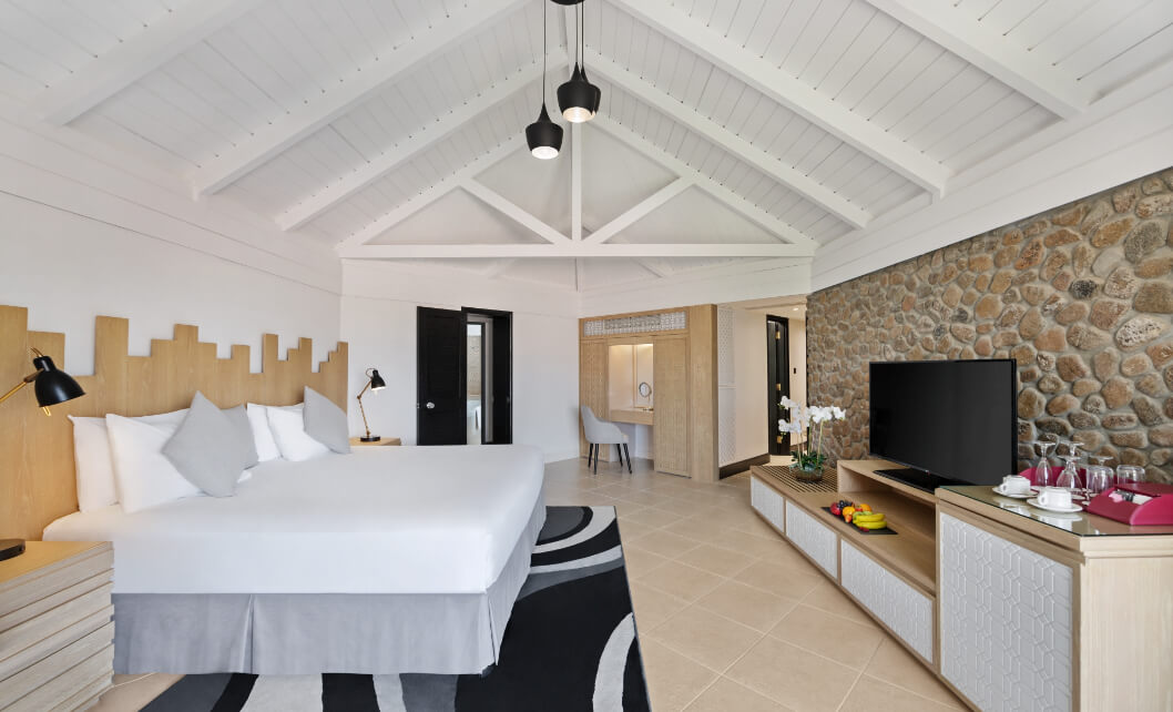 E.Deluxe Mountain View Family Room.jpg