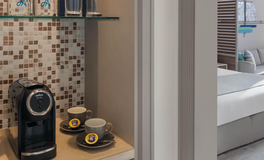 JA Palm Tree Court  - Sea View Junior Suite.4.jpg.jpg