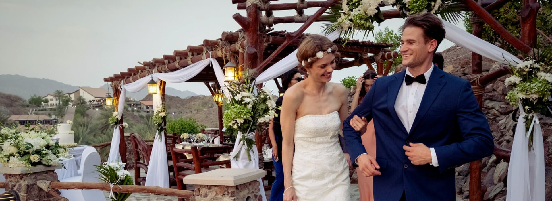 عروسانفيمكانمفتوحفيالهواءالطلق